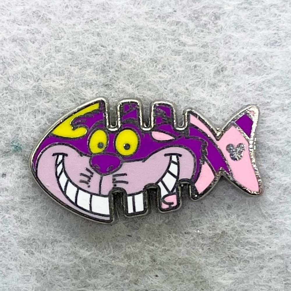 🔮 5/$25 Disney Alice in Wonderland Cheshire Cat Fishbone Pin